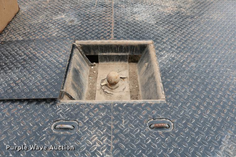 image for item DC7621 1997 Ford F350 Crew Cab flatbed pickup truck