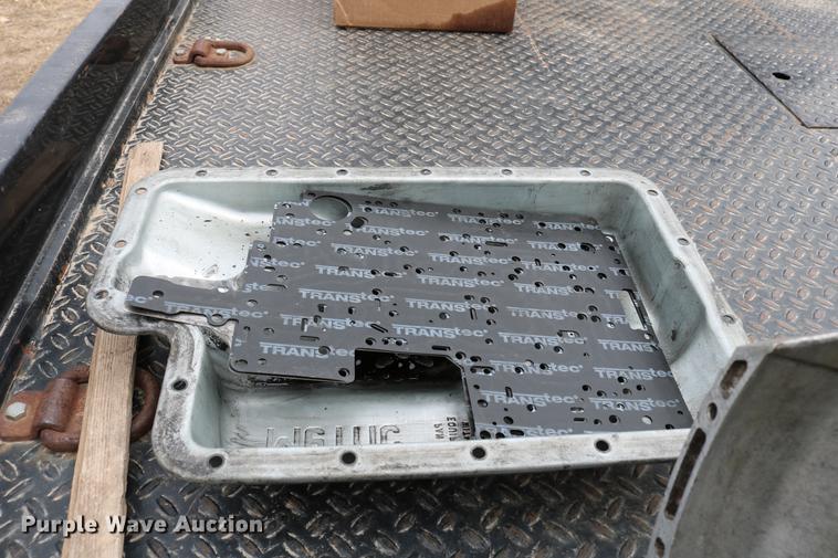 image for item DC7621 1997 Ford F350 Crew Cab flatbed pickup truck