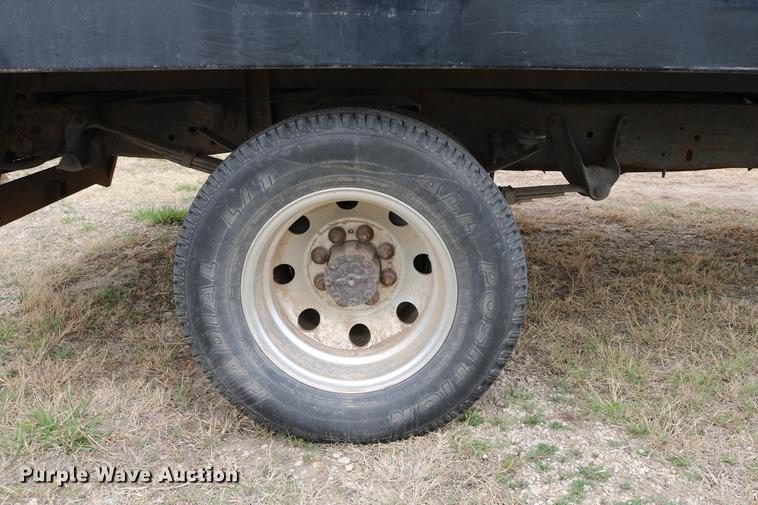 image for item DC7621 1997 Ford F350 Crew Cab flatbed pickup truck