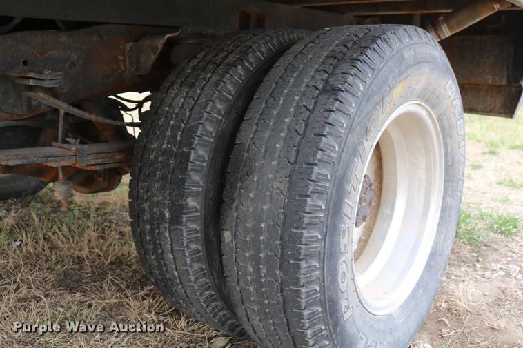 image for item DC7621 1997 Ford F350 Crew Cab flatbed pickup truck