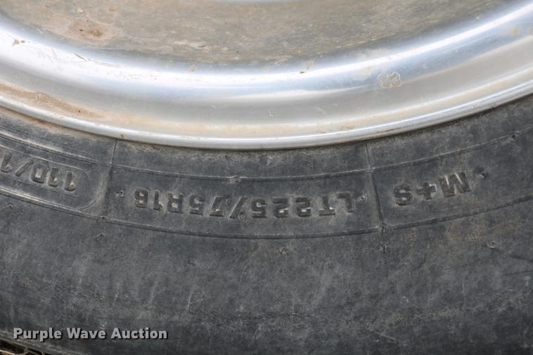 image for item DC7621 1997 Ford F350 Crew Cab flatbed pickup truck