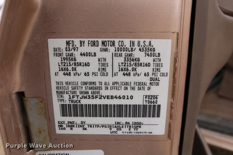 image for item DC7621 1997 Ford F350 Crew Cab flatbed pickup truck