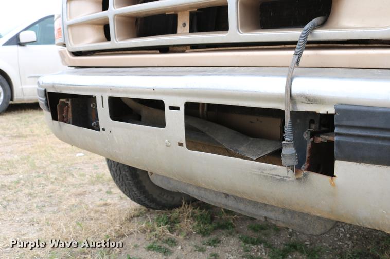 image for item DC7621 1997 Ford F350 Crew Cab flatbed pickup truck