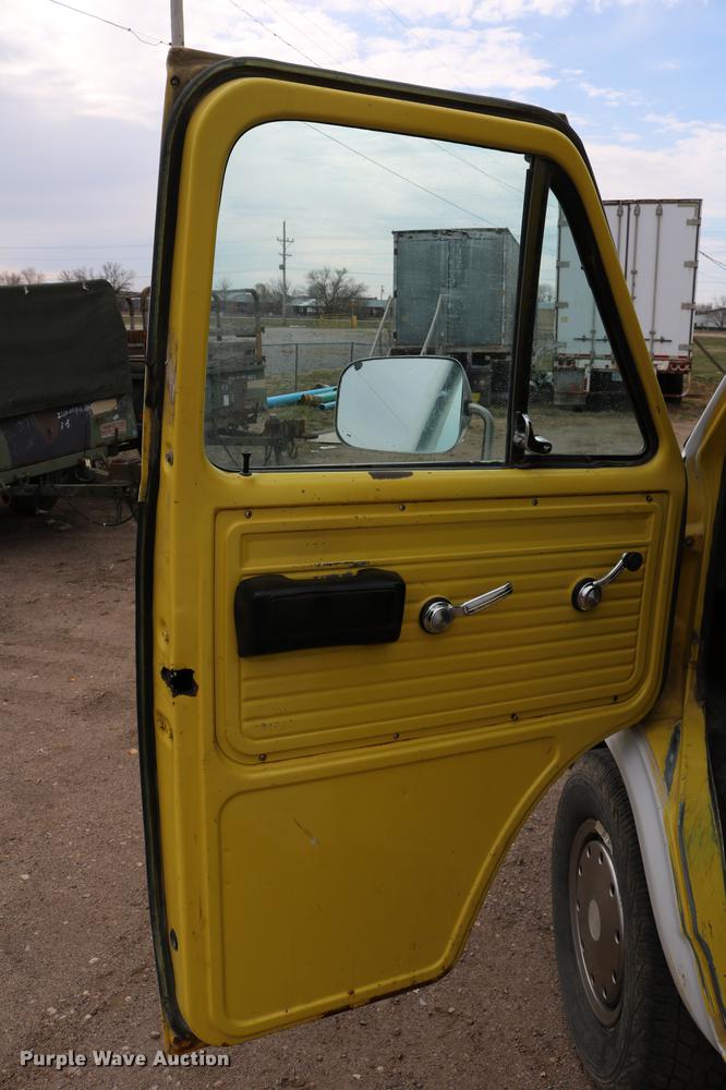 image for item DC7627 1992 GMC Vandura G3500 van