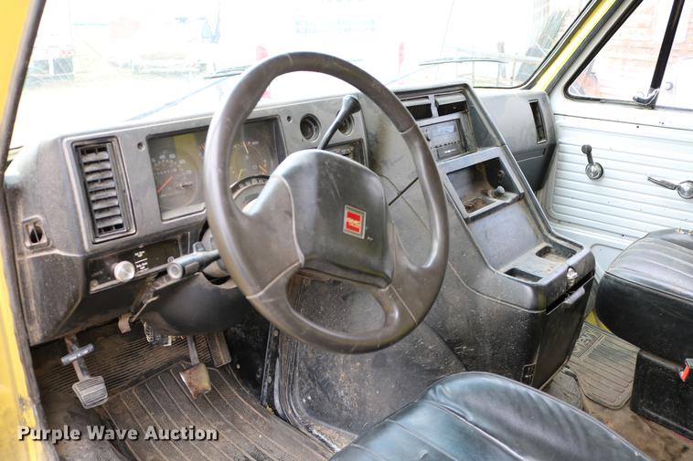 image for item DC7627 1992 GMC Vandura G3500 van