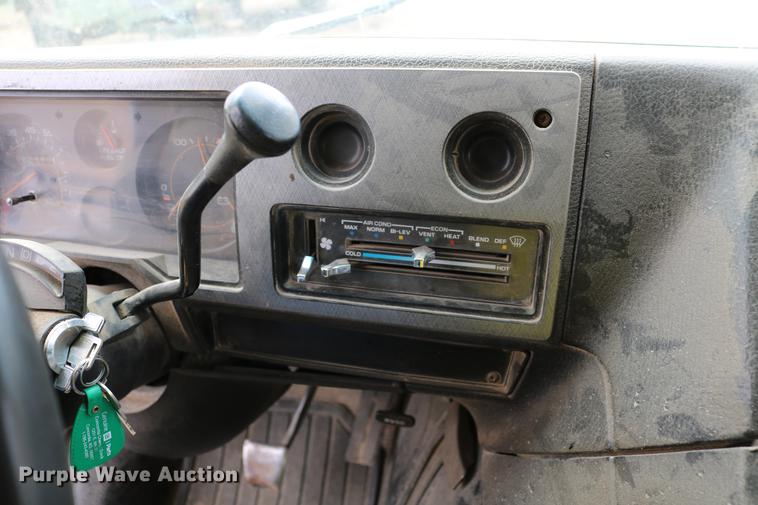 image for item DC7627 1992 GMC Vandura G3500 van