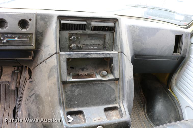 image for item DC7627 1992 GMC Vandura G3500 van