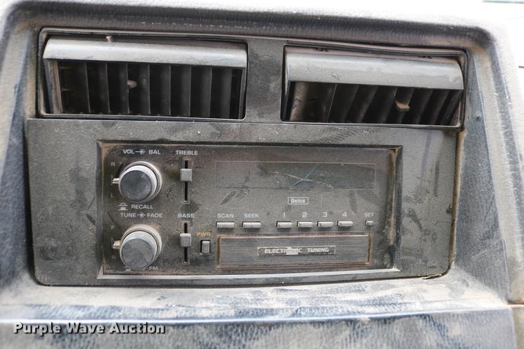 image for item DC7627 1992 GMC Vandura G3500 van