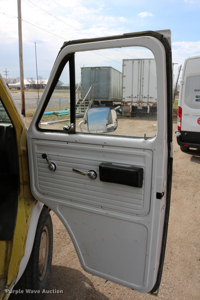 image for item DC7627 1992 GMC Vandura G3500 van