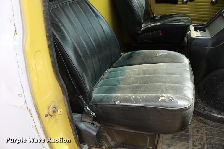 image for item DC7627 1992 GMC Vandura G3500 van