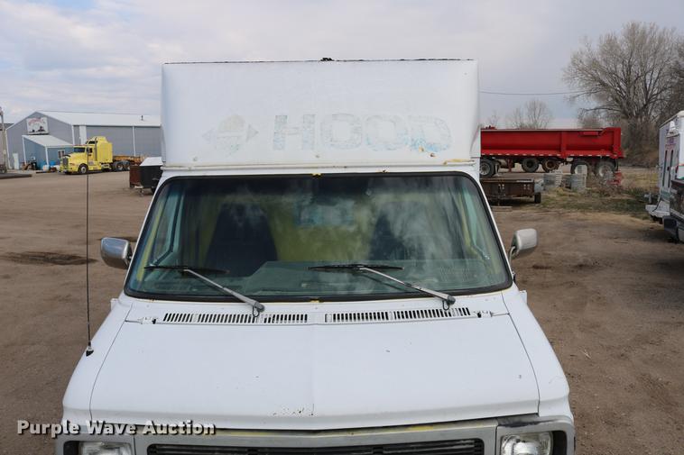 image for item DC7627 1992 GMC Vandura G3500 van