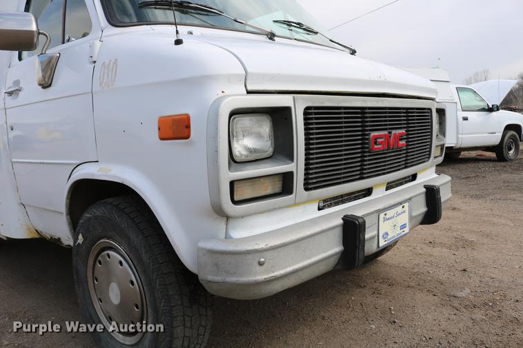 image for item DC7627 1992 GMC Vandura G3500 van
