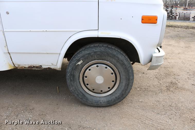 image for item DC7627 1992 GMC Vandura G3500 van