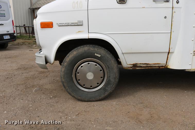 image for item DC7627 1992 GMC Vandura G3500 van