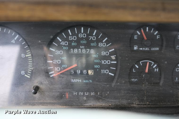 image for item DC7647 1994 Dodge Dakota Club Cab pickup truck