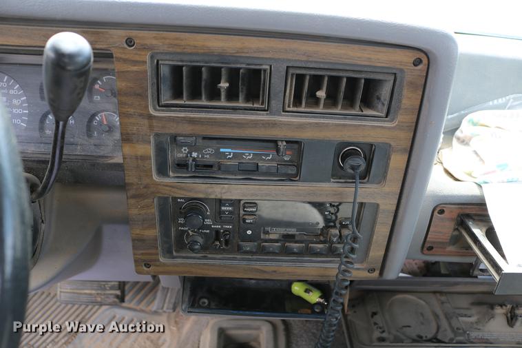 image for item DC7647 1994 Dodge Dakota Club Cab pickup truck