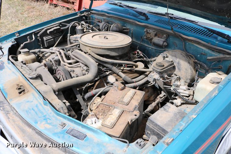 image for item DC7647 1994 Dodge Dakota Club Cab pickup truck