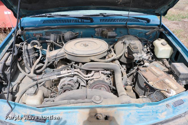 image for item DC7647 1994 Dodge Dakota Club Cab pickup truck