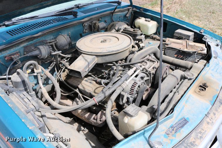 image for item DC7647 1994 Dodge Dakota Club Cab pickup truck