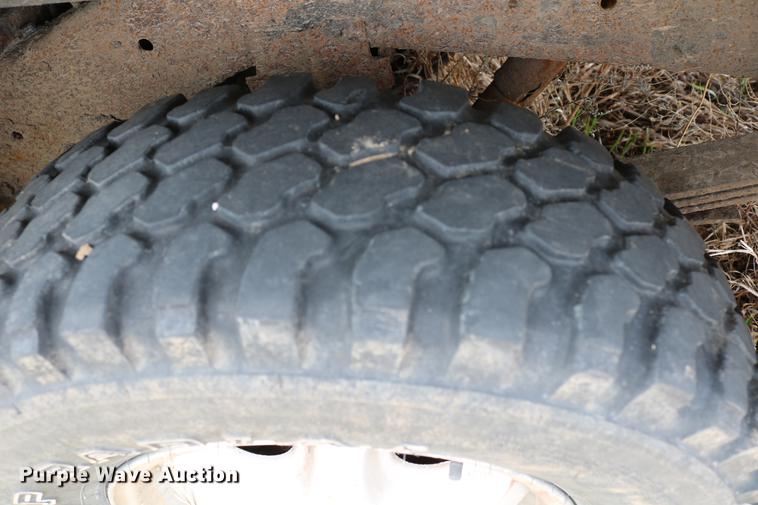 image for item DC7647 1994 Dodge Dakota Club Cab pickup truck