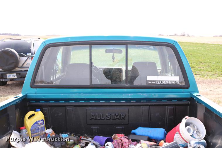 image for item DC7647 1994 Dodge Dakota Club Cab pickup truck