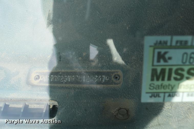 image for item DC7647 1994 Dodge Dakota Club Cab pickup truck