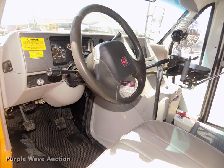 image for item DD2779 1995 GMC G3500 Vandura school bus