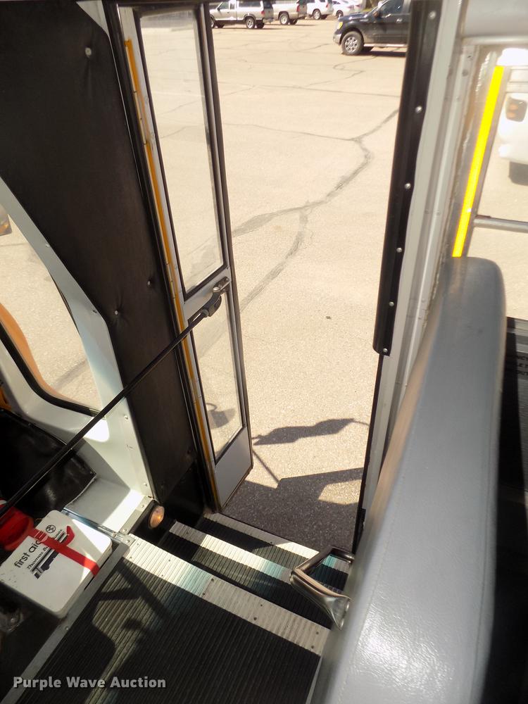 image for item DD2779 1995 GMC G3500 Vandura school bus