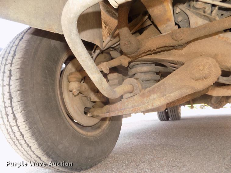 image for item DD2779 1995 GMC G3500 Vandura school bus