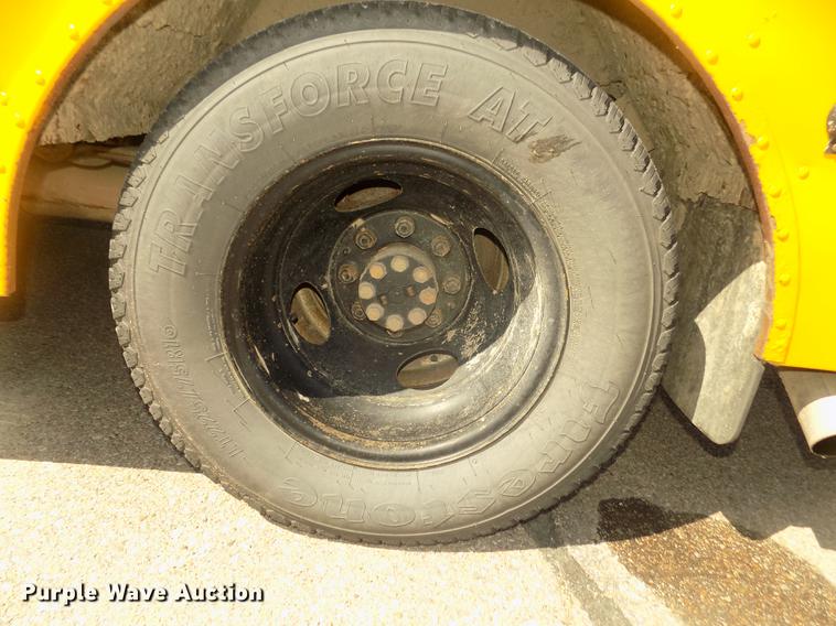 image for item DD2779 1995 GMC G3500 Vandura school bus