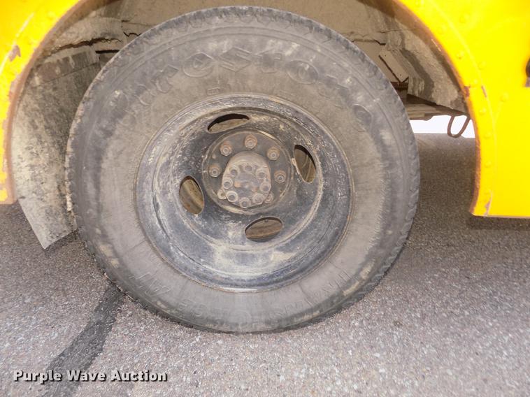 image for item DD2779 1995 GMC G3500 Vandura school bus