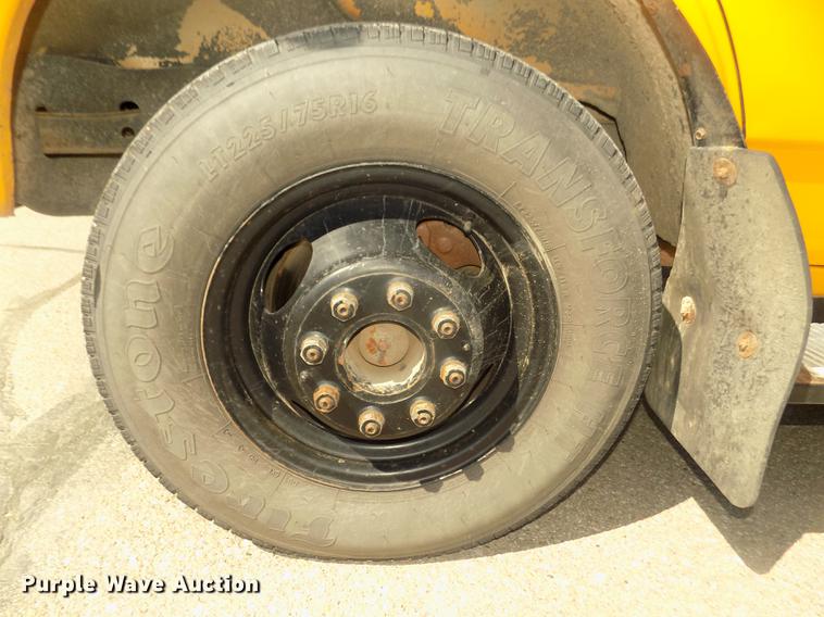 image for item DD2779 1995 GMC G3500 Vandura school bus