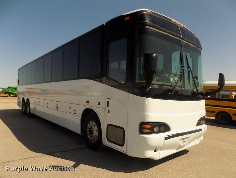 image for item DD2780 2004 Blue Bird Express 4500 coach bus