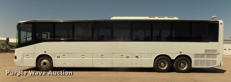 image for item DD2780 2004 Blue Bird Express 4500 coach bus