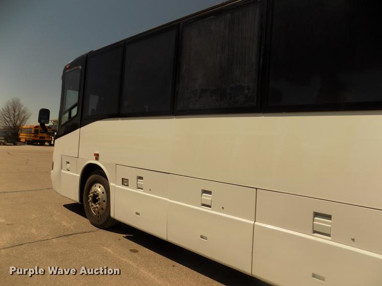 image for item DD2780 2004 Blue Bird Express 4500 coach bus