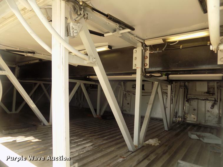 image for item DD2780 2004 Blue Bird Express 4500 coach bus