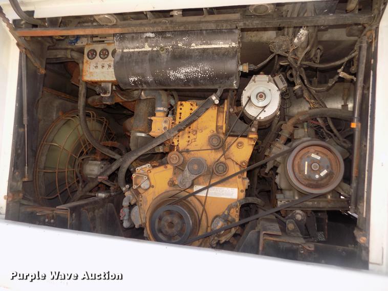 image for item DD2780 2004 Blue Bird Express 4500 coach bus