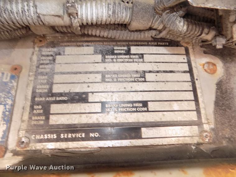 image for item DD2780 2004 Blue Bird Express 4500 coach bus