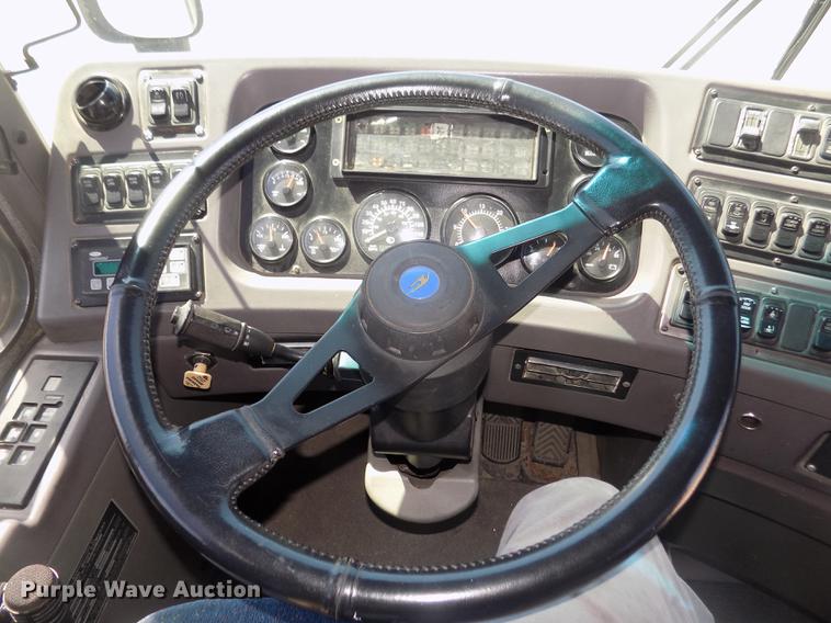 image for item DD2780 2004 Blue Bird Express 4500 coach bus