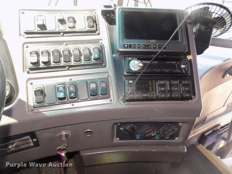 image for item DD2780 2004 Blue Bird Express 4500 coach bus