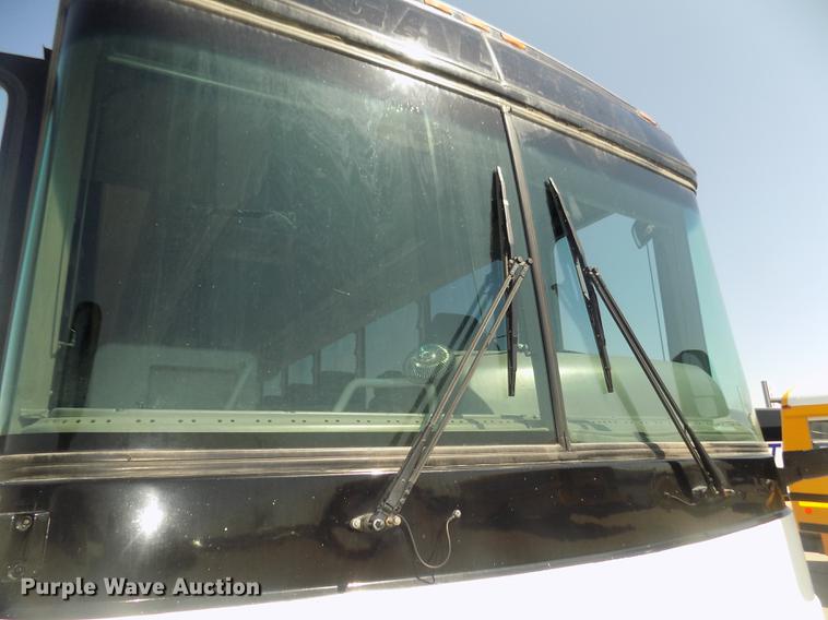 image for item DD2780 2004 Blue Bird Express 4500 coach bus