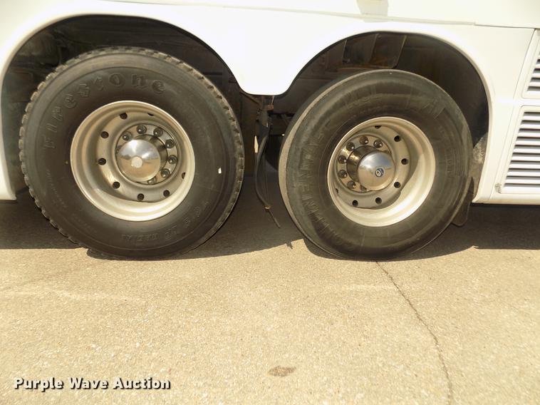 image for item DD2780 2004 Blue Bird Express 4500 coach bus