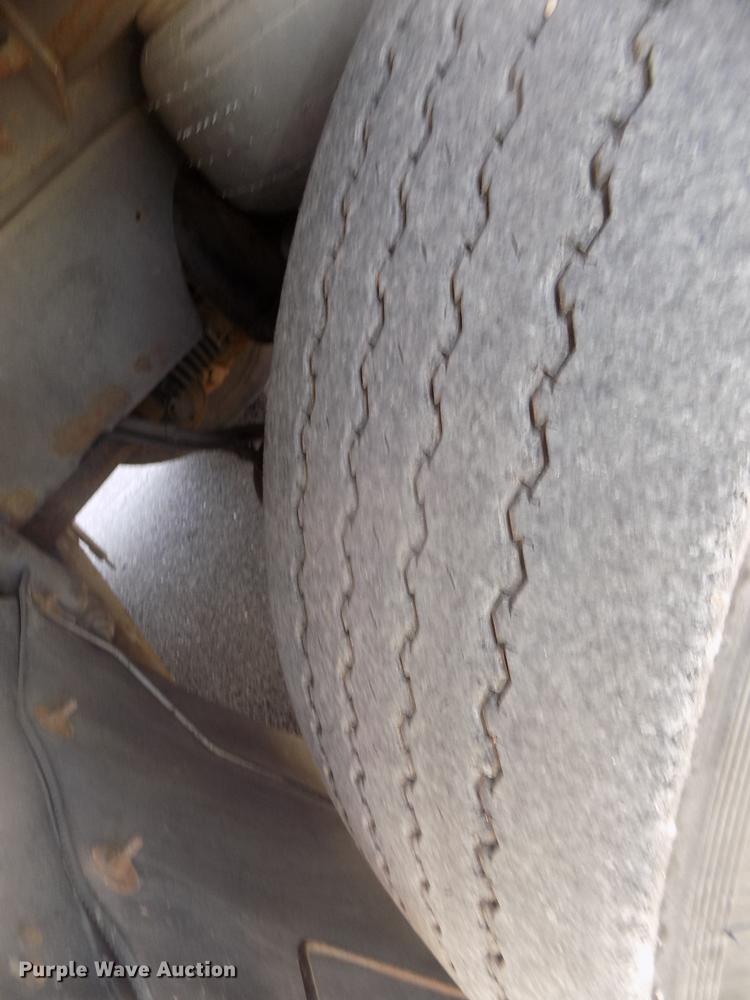 image for item DD2780 2004 Blue Bird Express 4500 coach bus