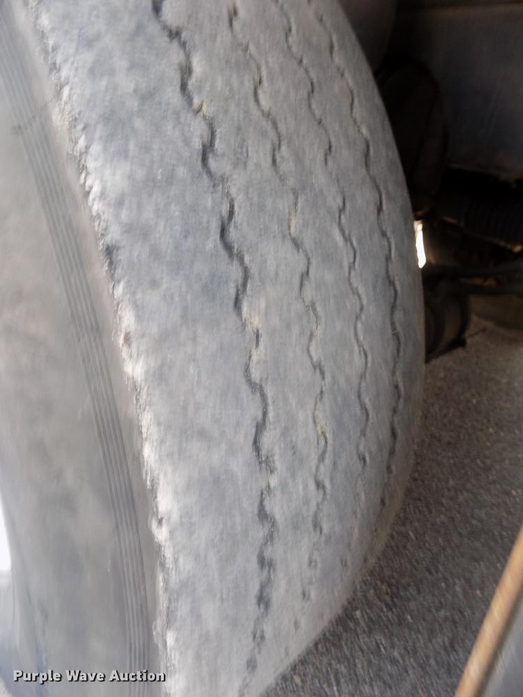 image for item DD2780 2004 Blue Bird Express 4500 coach bus