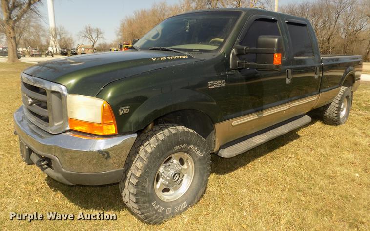 image for item DD2789 2000 Ford F350 Super Duty Lariat Crew Cab pickup truck