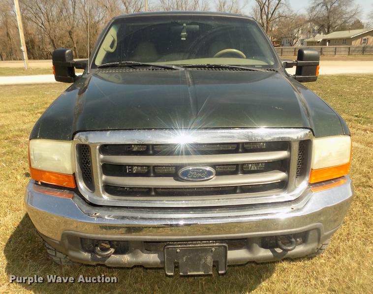 image for item DD2789 2000 Ford F350 Super Duty Lariat Crew Cab pickup truck