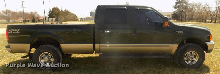 image for item DD2789 2000 Ford F350 Super Duty Lariat Crew Cab pickup truck