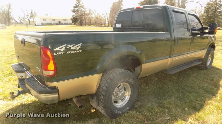 image for item DD2789 2000 Ford F350 Super Duty Lariat Crew Cab pickup truck