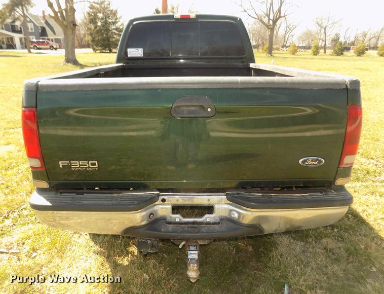 image for item DD2789 2000 Ford F350 Super Duty Lariat Crew Cab pickup truck