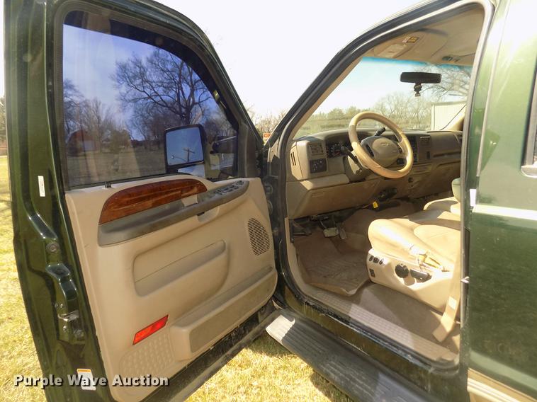 image for item DD2789 2000 Ford F350 Super Duty Lariat Crew Cab pickup truck